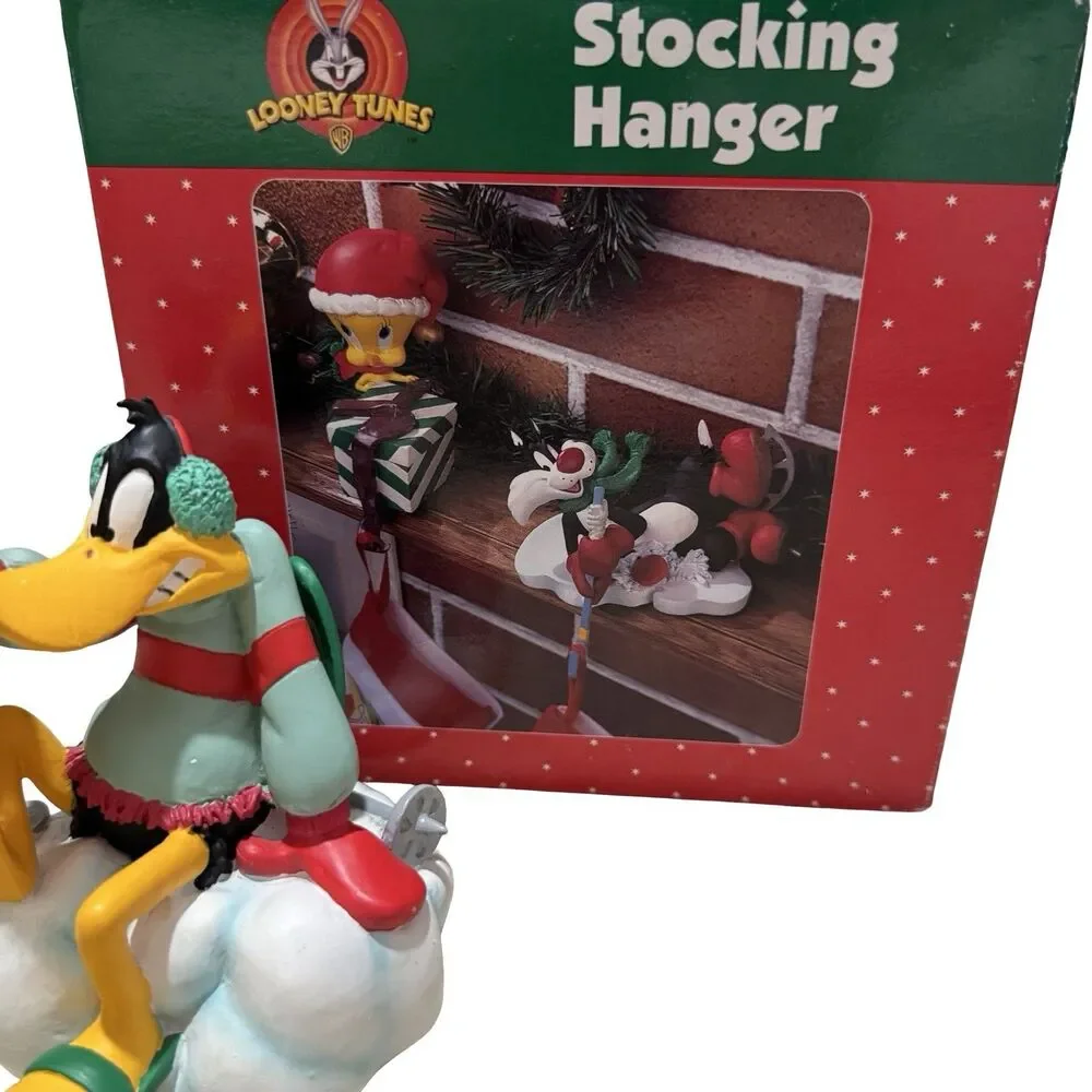 VTG 1998 Looney Tunes Daffy Duck Christmas Stocking Hanger Holder Skiing Winter
